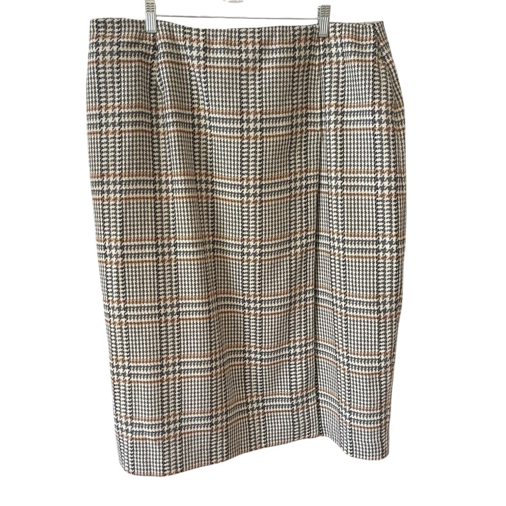Maggie McNaughton Plus Size Classic Plaid Women's Skirt